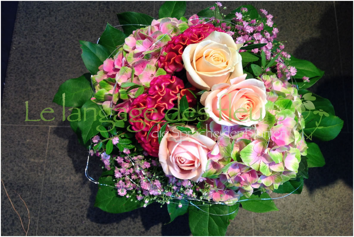 Flower Delivery Munich, Bouquet of creme roses
